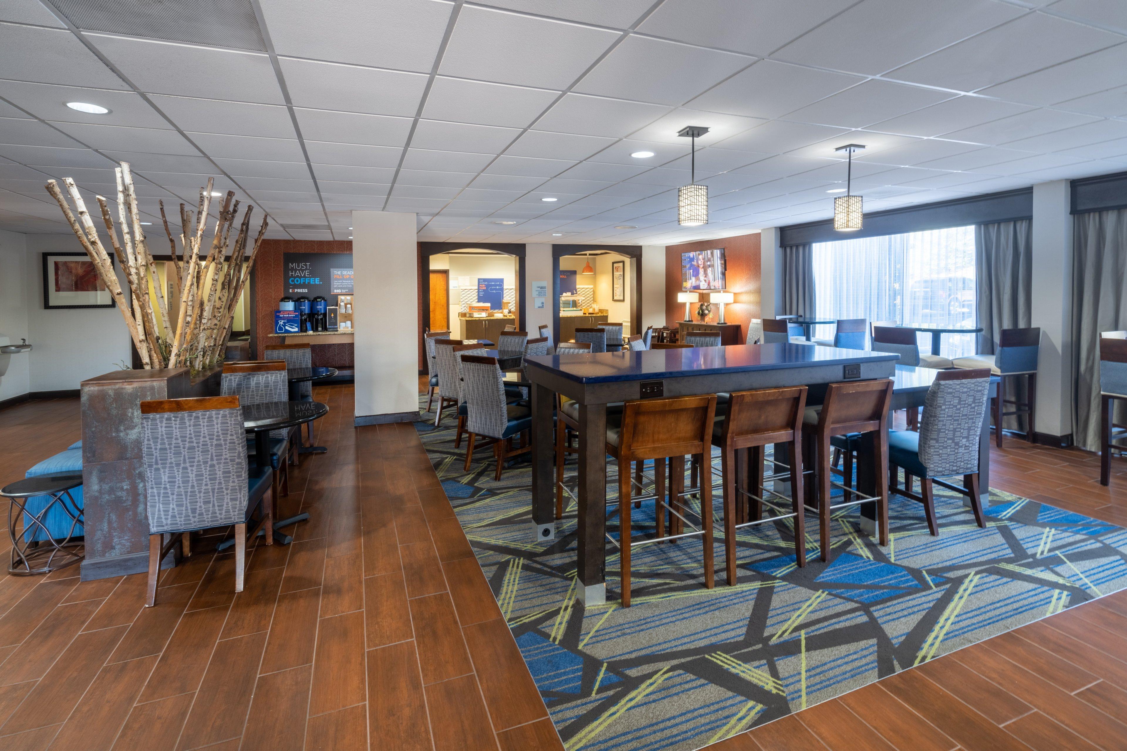 Holiday Inn Express Forsyth By Ihg Exterior foto